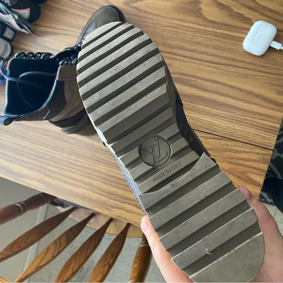 Louis Vuitton boots size 9, I wore them twice so they are like brand new. - Picture 2 of 3
